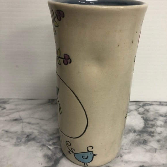 Meghan Bernard pottery SWIRLY GIG BIRD Hand Carved And Hand Painted Tumbler - Picture 3 of 7